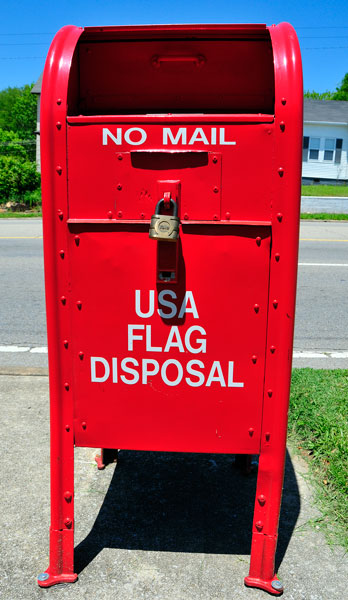 lenoirflagdisp2sm.jpg